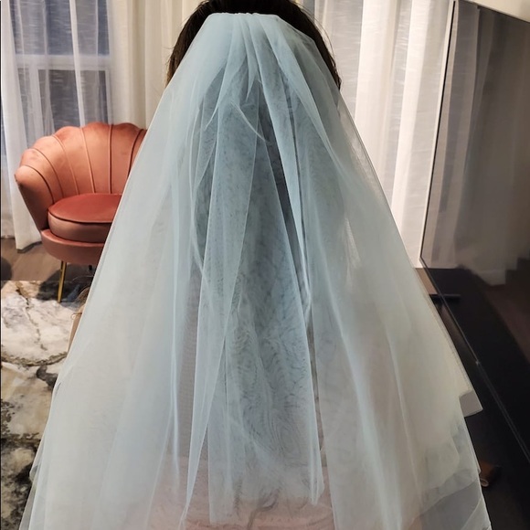 Wedding Dress - SIZE 2, fits XXS-S w/ pearl-detail shawl and elbow-length veil - Picture 9 of 9